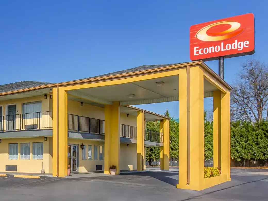 EconoLodge-And-Suites-Near-Atlanta-Skydiving EconoLodge-And-Suites-Near-Atlanta-Skydiving
